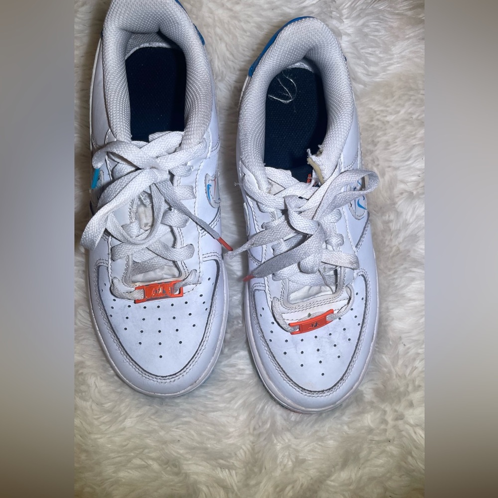 Nike Air Force 1 youth white lace up sneakers size 4